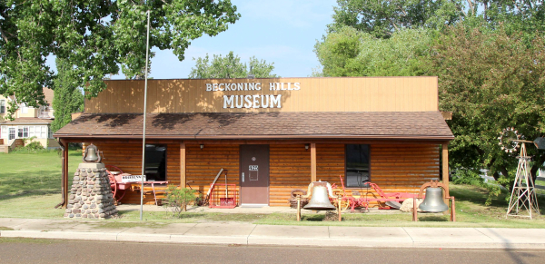 After being turned over to the municipality, the Beckoning Hills Museum in Boissevain did not open last summer. There are plans to bring it back to life, however, and to reorganize the collection. A meeting held on October 24 created a new committee for the facility.