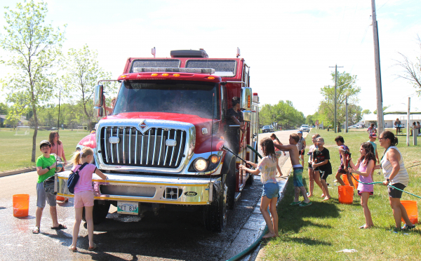 Education takes advantage of outdoors in Boissevain