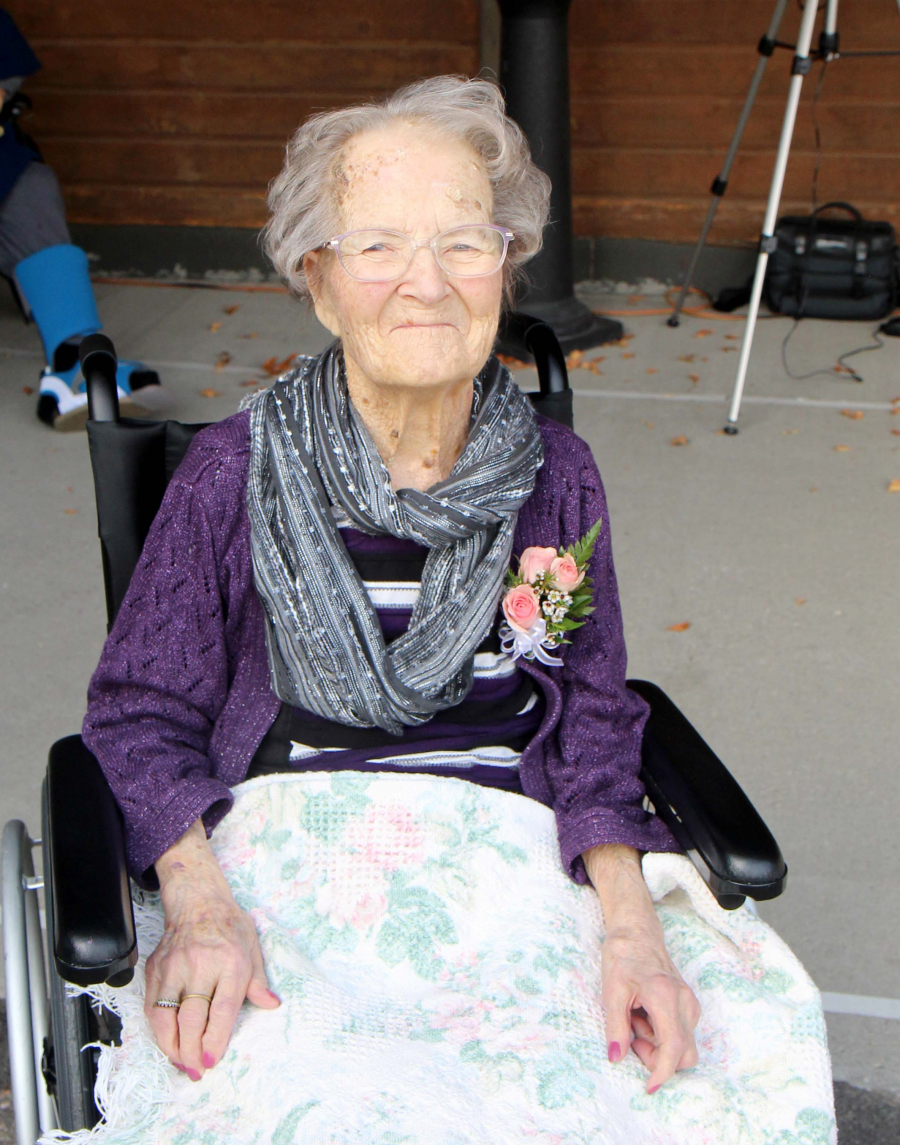 Minnie (Burton) Pearce reached the milestone of 100 years old on Thursday, September 30.