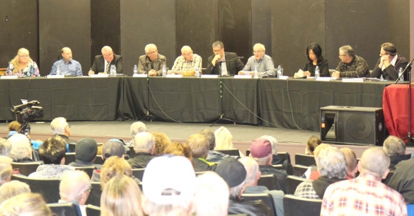 Prospective municipal politicians packed the Boissevain Theatre with people for the all-candidate forum held on October 16. It gave voters a chance to hear from the eleven candidates, who are vying for six seats on Boissevain-Morton Council, prior to the October 24 municipal election.   